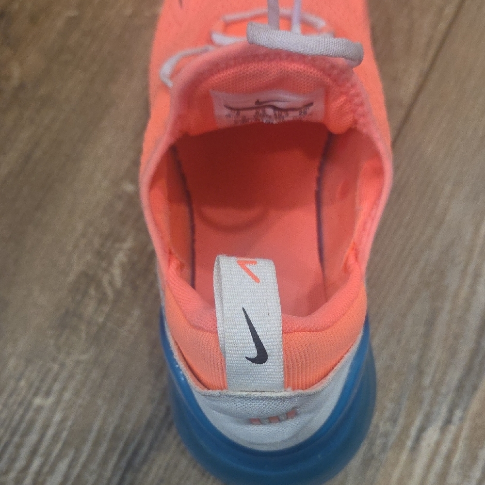 Nike AIR 270 Women's Sneakers in Bright Coral and Blue - Picture 4 of 14